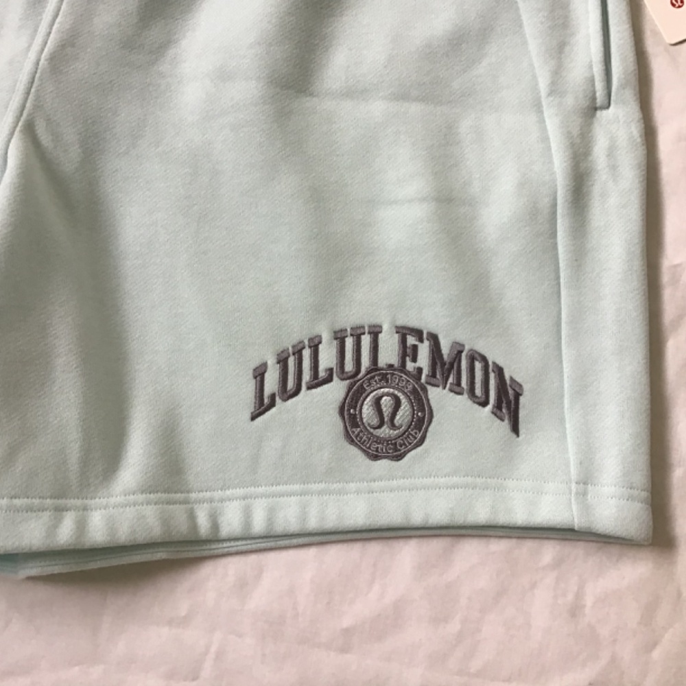 LuLuLemon sz XL Scuba Oversized Mid Rise Short 7” Graphic Mint Breeze NWT - Picture 2 of 6